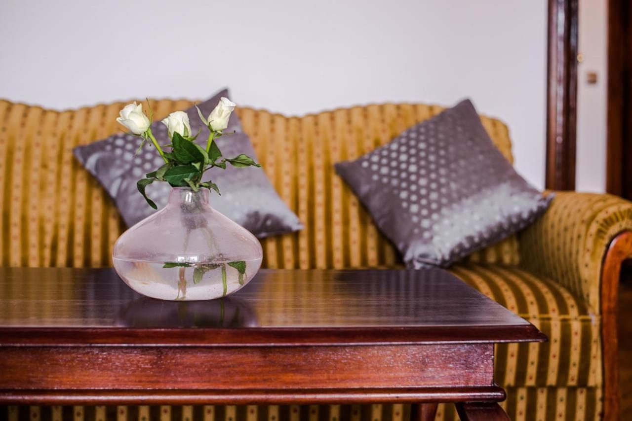 Halby Luxury Rooms Chmielna 73B วอร์ซอ ภายนอก รูปภาพ